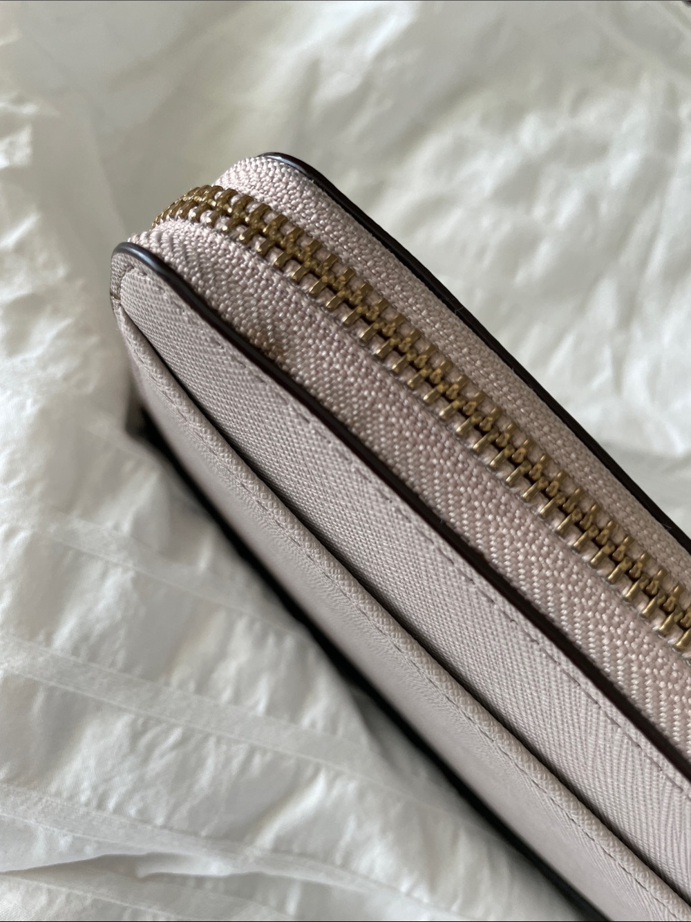 Kate Spade Wallet - Picture 10 of 10